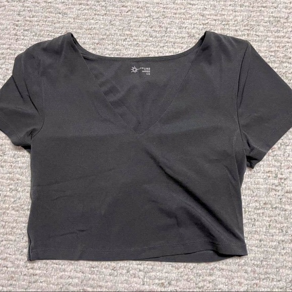 American eagle top. Grey. Large. Cropped. Black. Built in bra. Casual - Picture 5 of 5